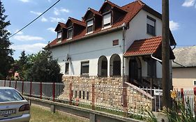 Tóni Bácsi Üdülő